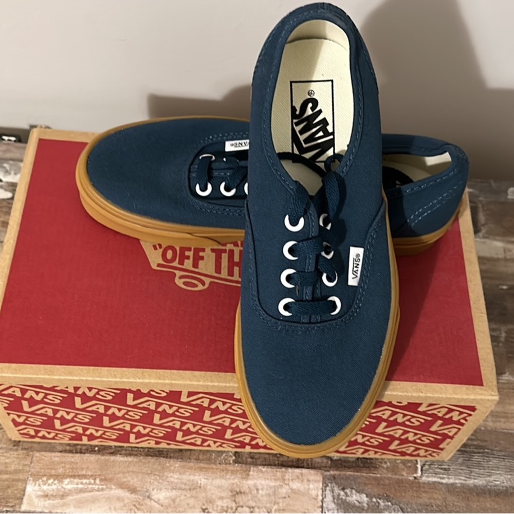 Brand New Vans Blue Women’s Size 7